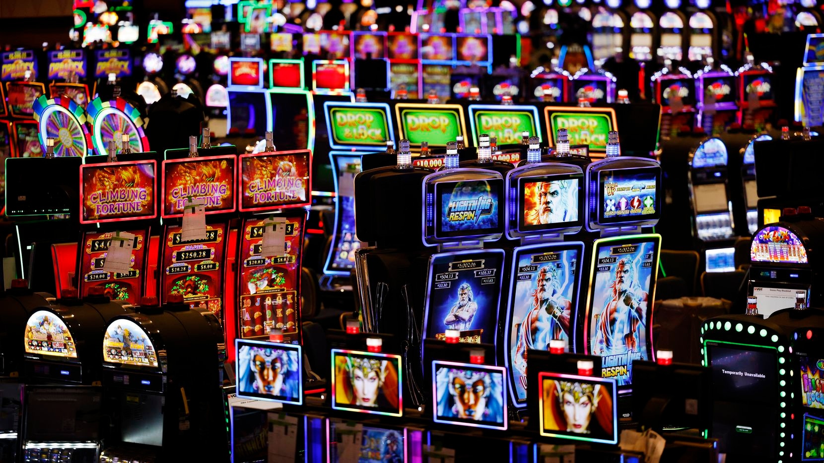 Spielerlebnis pur: Warum ein Live Casino Online realistischer als ein Automatenspiel ist